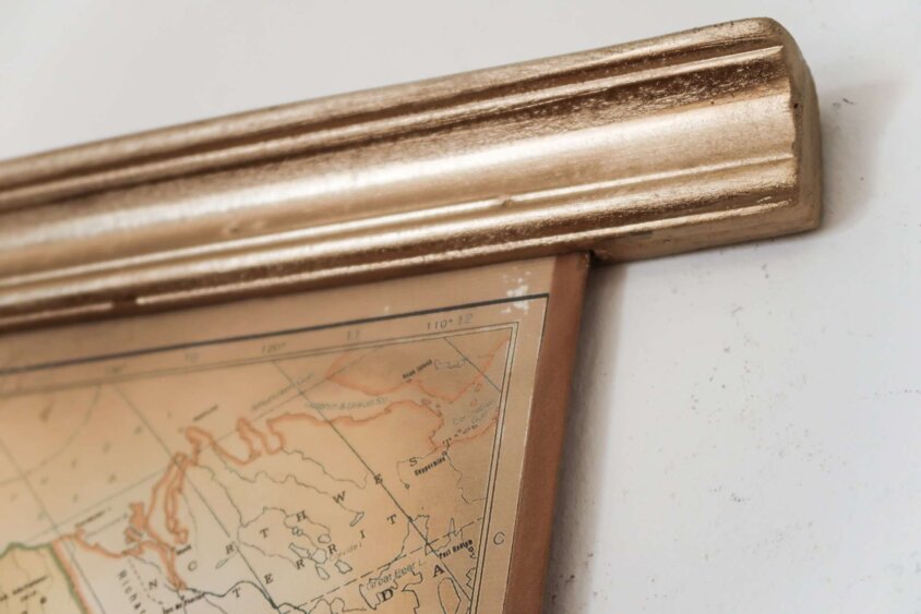 Chic map of the world with golden edges golden golden top frame